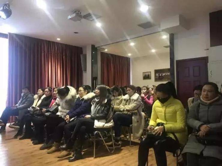【报道】读谱与琴谱版本的选择|fun88乐天堂艺术家鲍释贤大师班洛阳站圆满结束。诤悠担