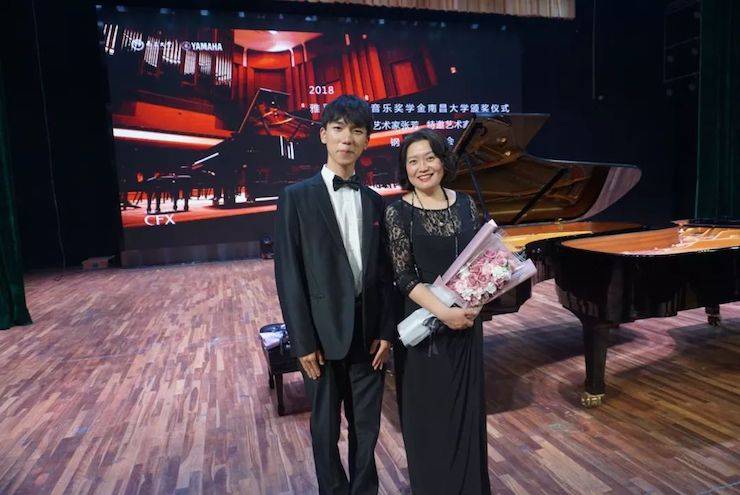 张芳、冯子祥钢琴音乐会